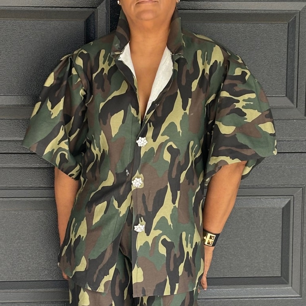 Chic Camouflage Women's Set